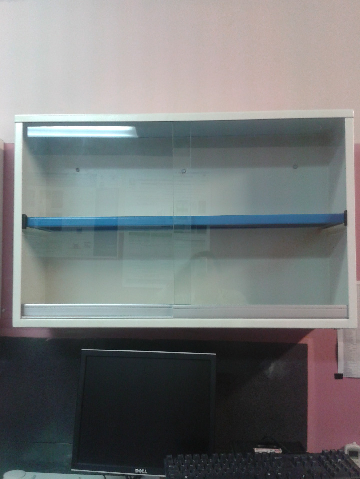 estantes-y-vitrinas-03