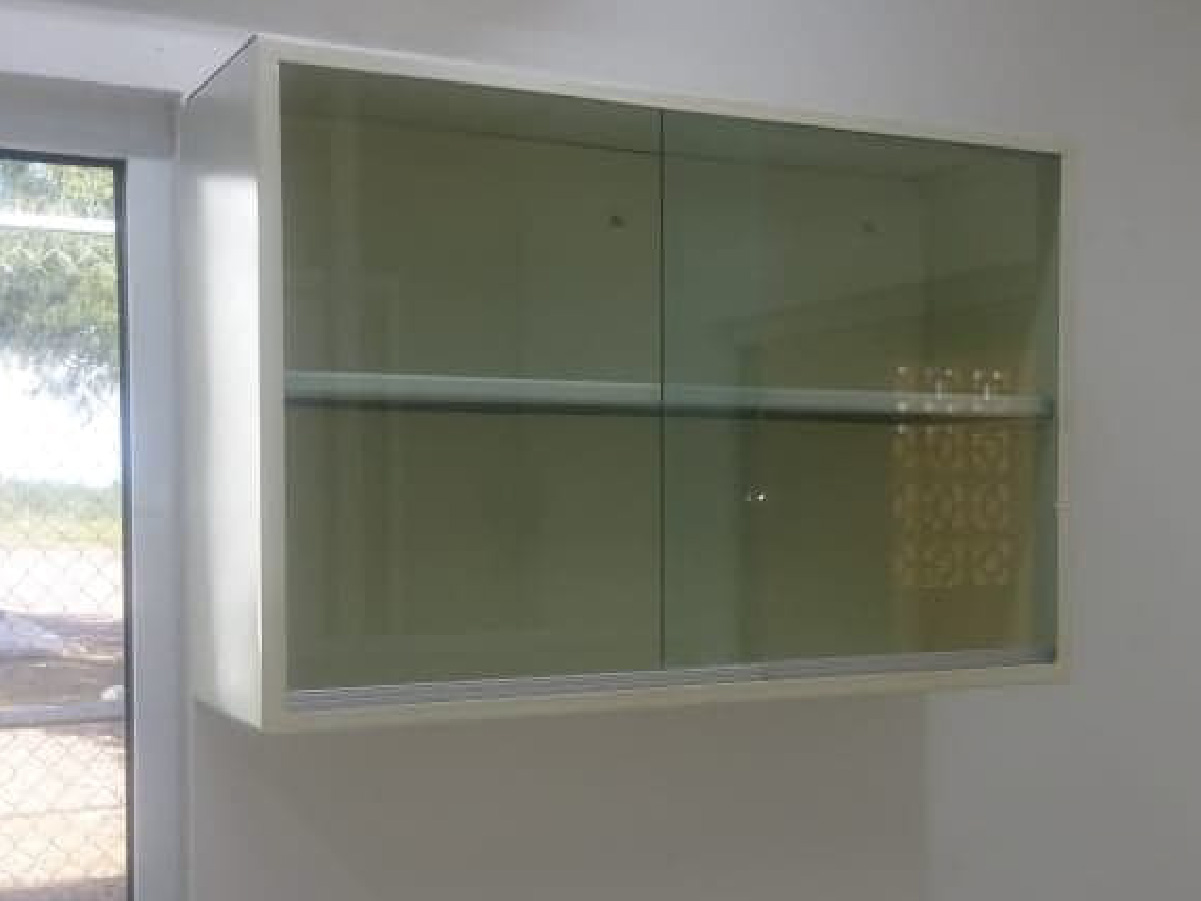 estantes-y-vitrinas-05