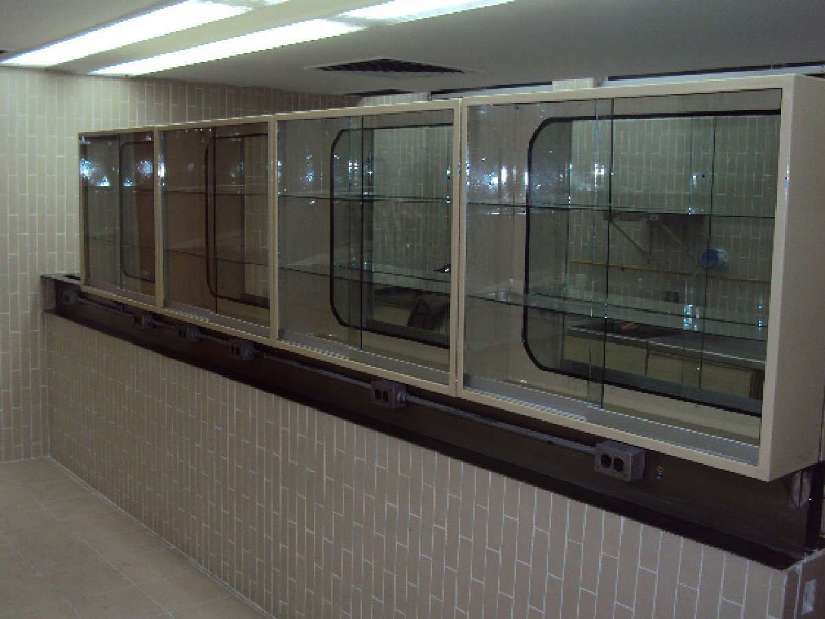 estantes-y-vitrinas-08