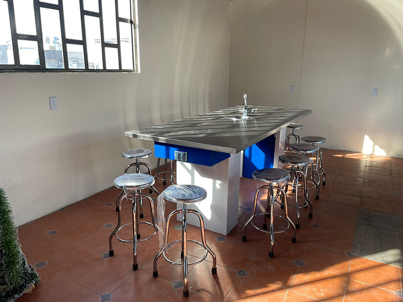 mesas-de-acero-brokae_02